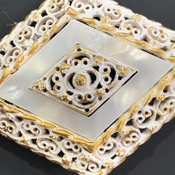 Vintage 1960s Signed Pastelli Mother Of Pearl Scroll Brooch Gold Tone - RARE​​​​ - Picture 5 of 9